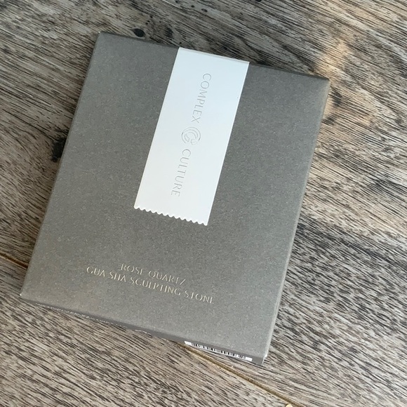 COMPLEX CULTURE ROSE QUARTZ SCULPTING STONE - Picture 3 of 3